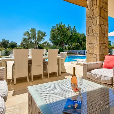 5 Bedroom Poseidon With Private Pool, Aphrodite Hills فيلة *