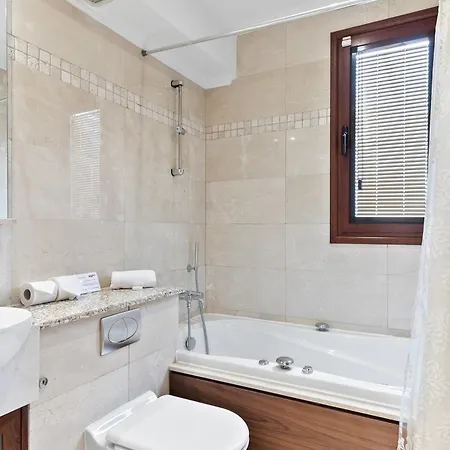 5 Bedroom Poseidon With Private Pool, Aphrodite Hills Villa Kouklia
